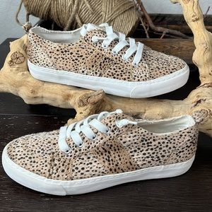 EDL presents POP comfort fit sneaker. Faux leopard